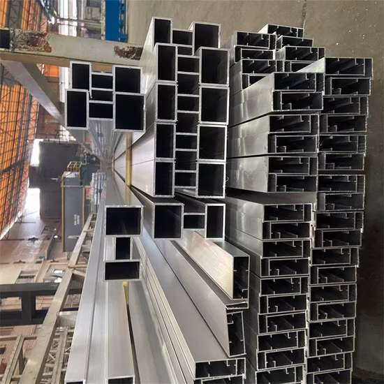 Porte e finestre con doppi vetri in alluminio all'ingrosso della fabbrica di Foshan Estrusione di alluminio con profilo di estrusione di porte scorrevoli laterali estremamente strette